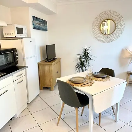 1 Bedroom Plein Centre Juan Les Pins Apartment