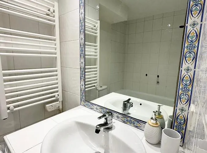 1 Bedroom Plein Centre Juan Les Pins