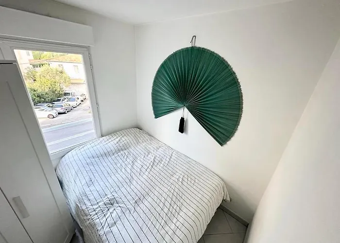 1 Bedroom Plein Centre Juan Les Pins 昂蒂布