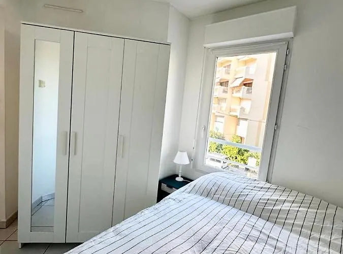 1 Bedroom Plein Centre Juan Les Pins