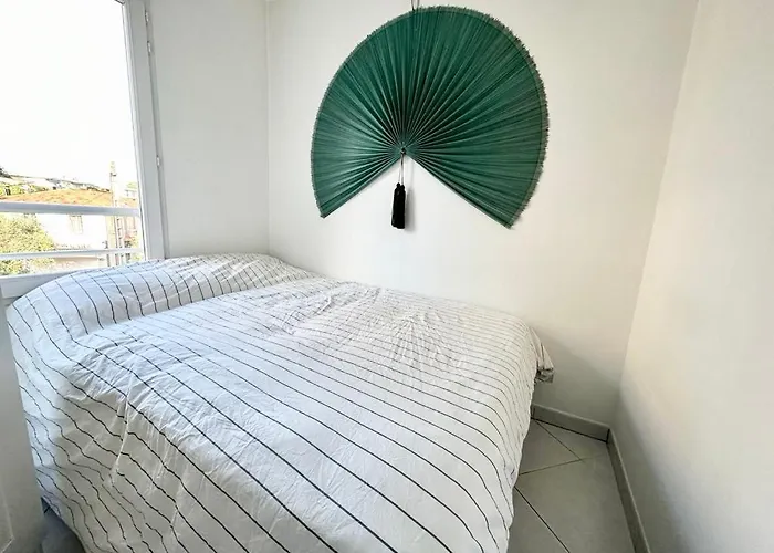 1 Bedroom Plein Centre Juan Les Pins 昂蒂布